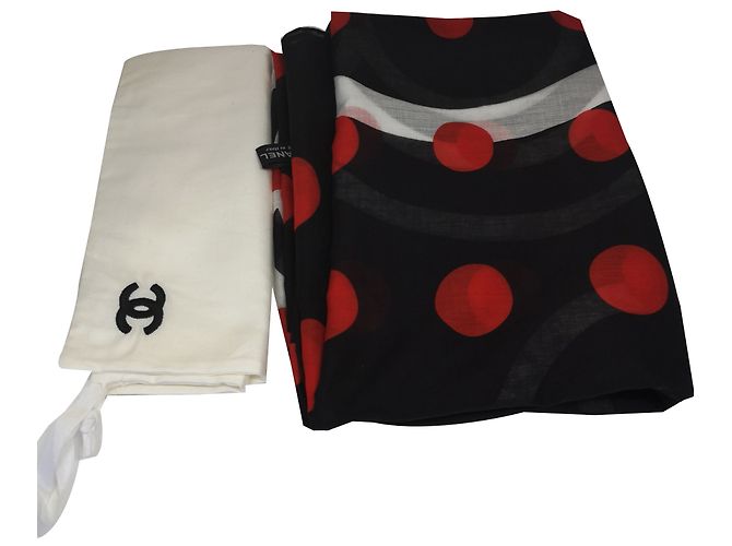 Chanel pareo Preto Branco Vermelho - vista 2