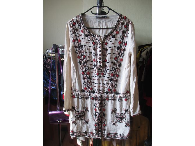Antik Batik Kleid aus Viskose in Eggshell mit Perlenstickerei Aus weiß - Ansicht 2