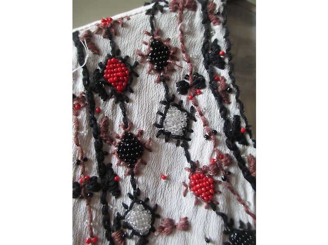 Antik Batik Kleid aus Viskose in Eggshell mit Perlenstickerei Aus weiß - Ansicht 5