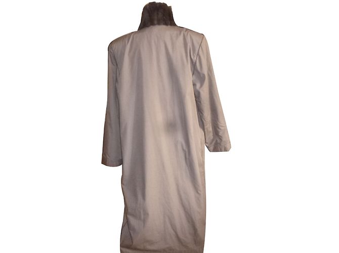 Gabardina Yves Saint Laurent marrón con piel de mapache Castaño - vista 2