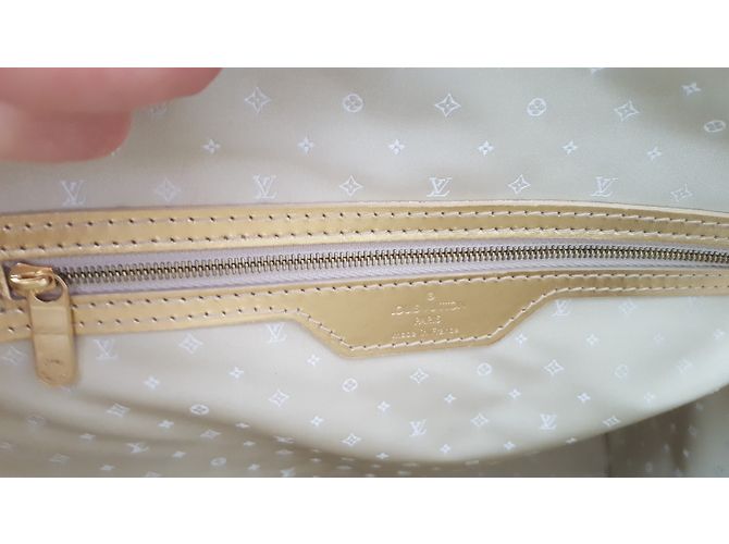 Louis Vuitton Lockit MM Suhali Borsa a mano in pelle di capra oro metallizzato D'oro Metallico - vista 5