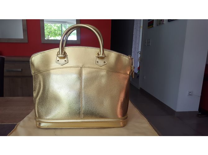 Louis Vuitton Lockit MM Suhali Borsa a mano in pelle di capra oro metallizzato D'oro Metallico - vista 9