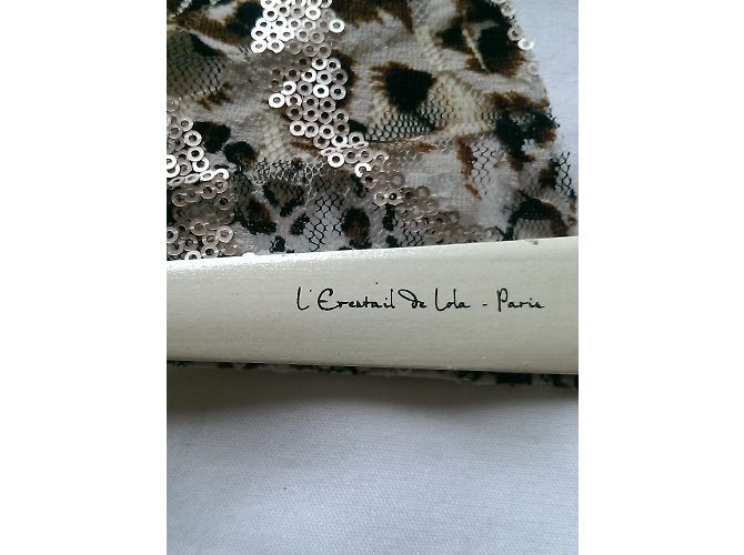 Autre Marque Abanico Caron Lola de Encaje y Madera de Peral con Pedrería Swarovski - vista 3