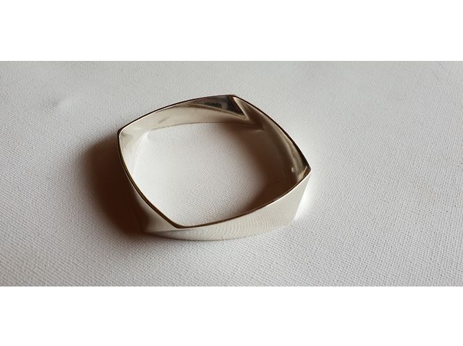 Tiffany & Co Esposas - vista 3