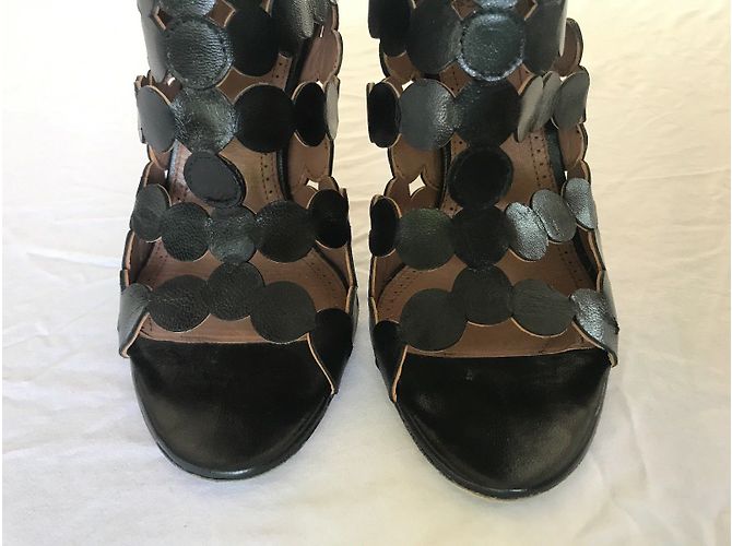 Décolleté Alaïa in pelle nera Nero - vista 3