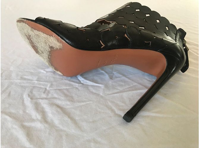 Décolleté Alaïa in pelle nera Nero - vista 5