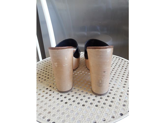 Chanel Mules compensées Noir Blanc - vue 4