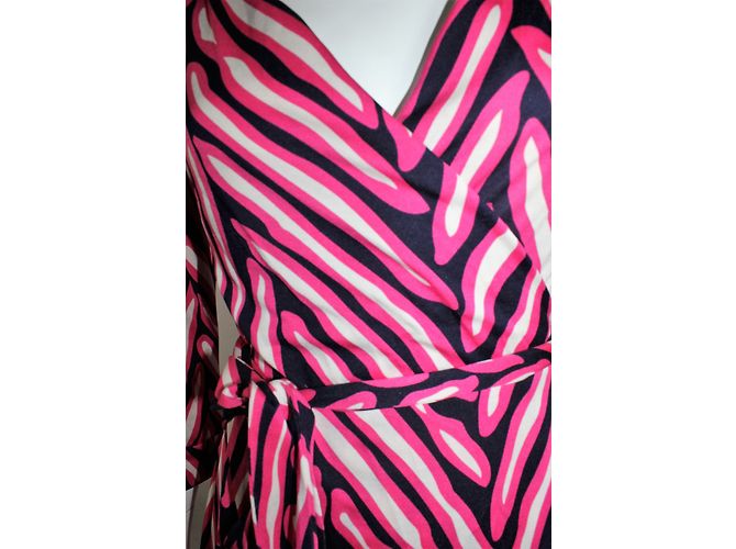 Vestido envelope Diane Von Furstenberg de seda rosa branco marinho - vista 6