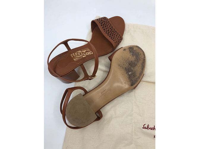 Sandali Salvatore Ferragamo Camel in pelle 39.5 Marrone - vista 6