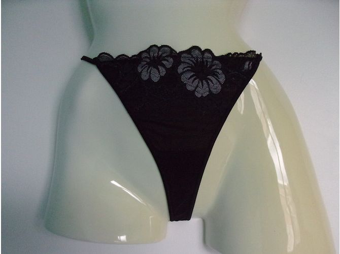 Autre Marque Tanga de encaje negro Charlott' - vista 3