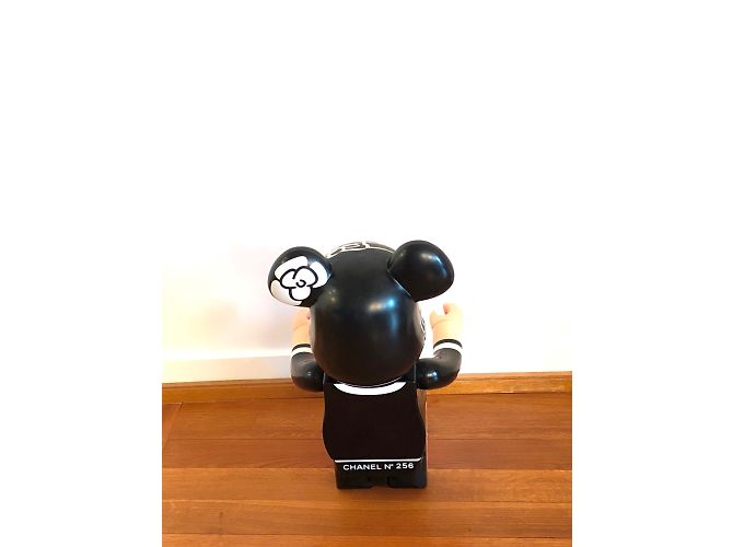 Bearbrick Chanel 1000% Preto - vista 18