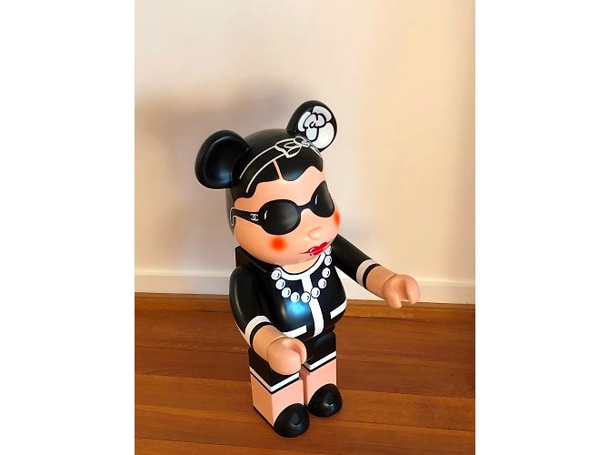 Bearbrick Chanel 1000% Preto - vista 3