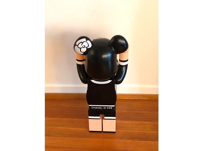 Bearbrick Chanel 1000% Preto - vista 8