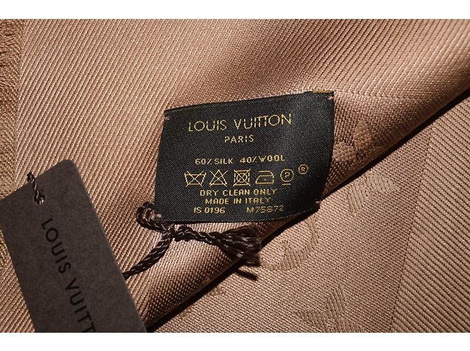 Louis Vuitton Clásico monograma chal Bronce - vista 3