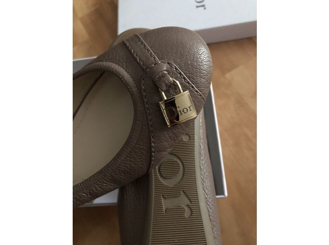 Bailarinas Dior Jales Taupe en Cuero 38.5 - vista 6