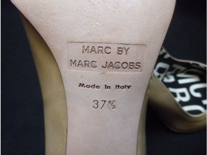 Décolleté Marc by Marc Jacobs in vernice lime - vista 7