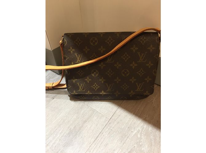 Borsa a tracolla Louis Vuitton Tango marrone in tela - vista 3