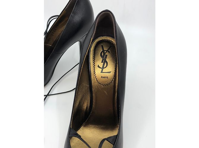 Décolleté Yves Saint Laurent in pelle nera con punta dorata 10,5 cm - vista 7