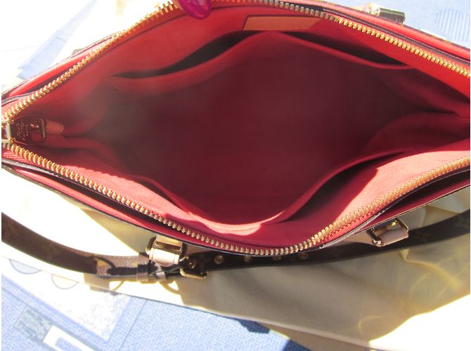 Louis Vuitton Pallas Cherry M41175 Marrone - vista 4