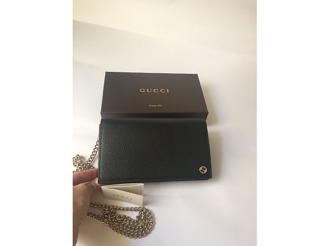 Pochette Gucci in pelle nera con catena oro - vista 5