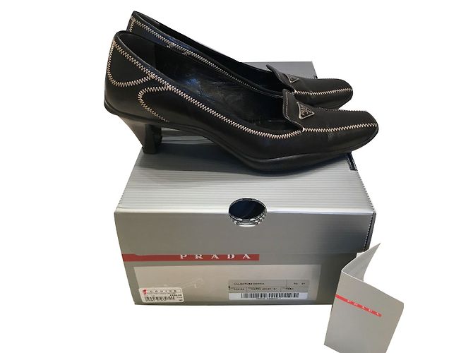 Décolleté Prada in pelle nera Taglia 4 Nero - vista 2