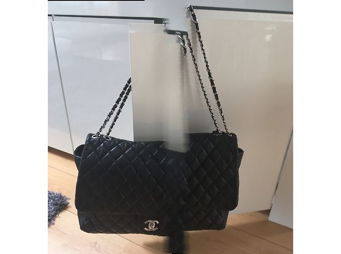 Borsa a mano Chanel Maxi Jumbo in pelle nera Nero - vista 3
