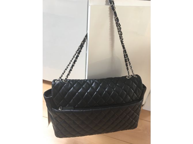 Borsa a mano Chanel Maxi Jumbo in pelle nera Nero - vista 4