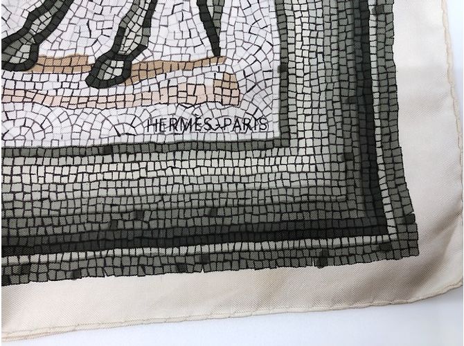 Hermès Lenço "Les auriges" Verde - vista 6