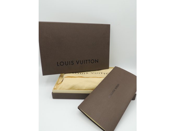Louis Vuitton Louise Beige - vista 11