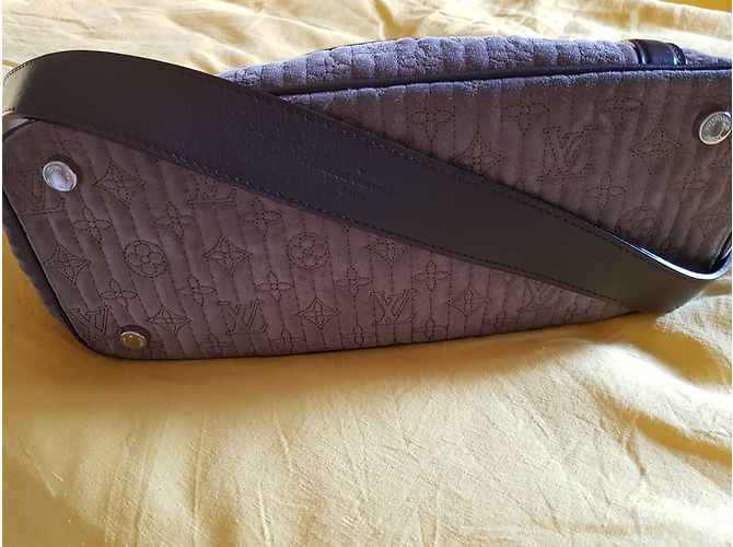 Borsa Louis Vuitton Beige in pelle scamosciata - vista 4