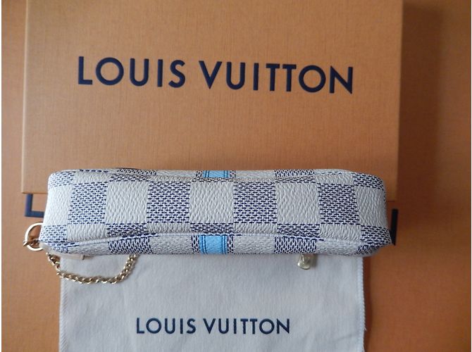 Louis Vuitton Bolsa de embrague Blanco - vista 5
