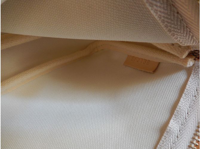 Louis Vuitton Bolsa de embrague Blanco - vista 8