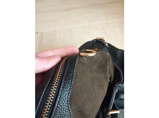 Borsa a mano Louis Vuitton Mahina in pelle nera Nero - vista 6