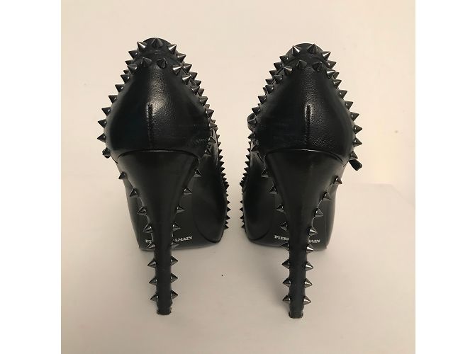 Pierre Balmain Pumps aus schwarzem Leder 12cm Absatz - Ansicht 3
