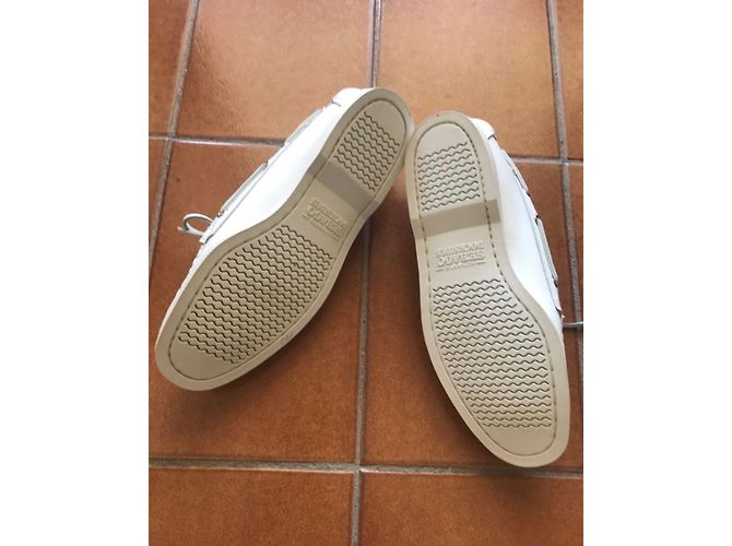 Mocassins Sebago Docksides en cuir blanc - vue 3