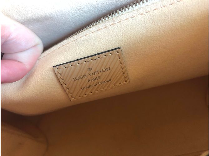 Borsa Louis Vuitton Twist GM Beige - vista 3