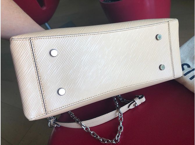 Borsa Louis Vuitton Twist GM Beige - vista 6