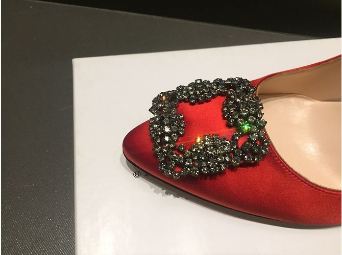 Manolo Blahnik hangisi - vista 3