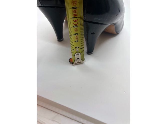 Décolleté Yves Saint Laurent in vernice nera Nero - vista 11
