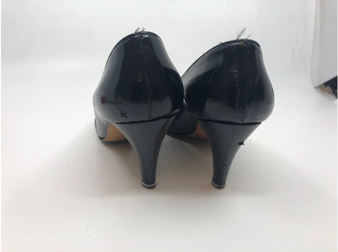 Décolleté Yves Saint Laurent in vernice nera Nero - vista 9