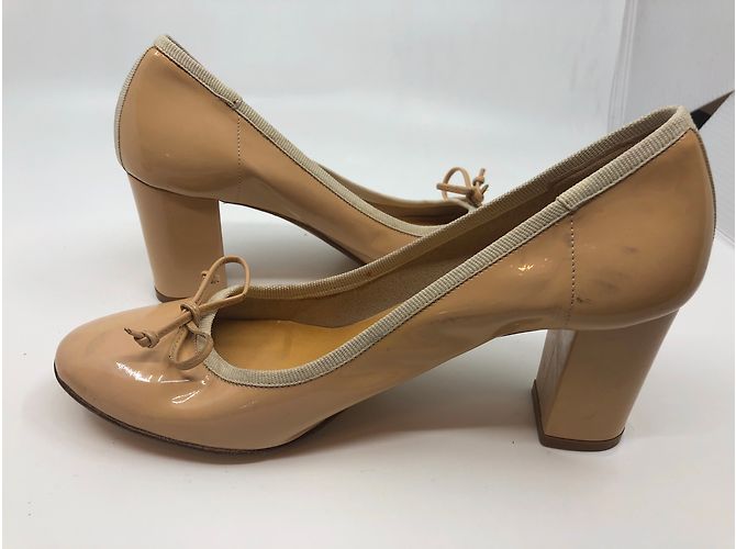 Ann Tuil Pumps aus Nude Leder mit weißer Paspelierung Größe 38.5 - Ansicht 3