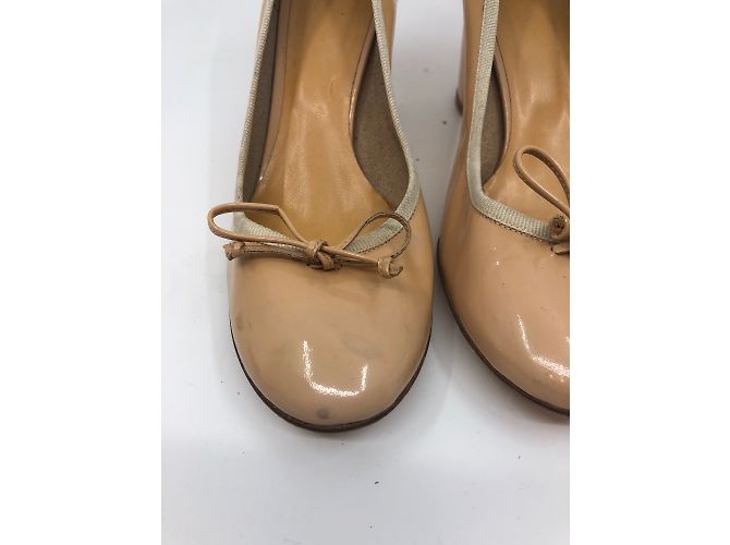 Ann Tuil Pumps aus Nude Leder mit weißer Paspelierung Größe 38.5 - Ansicht 7