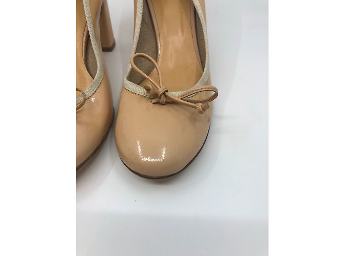 Ann Tuil Pumps aus Nude Leder mit weißer Paspelierung Größe 38.5 - Ansicht 8