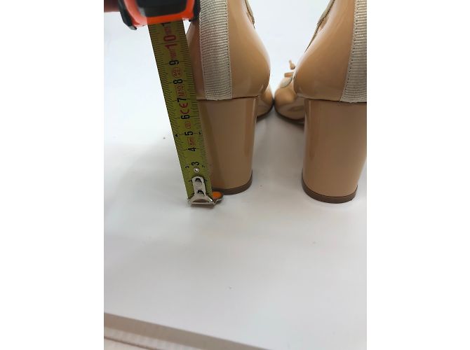 Ann Tuil Pumps aus Nude Leder mit weißer Paspelierung Größe 38.5 - Ansicht 9