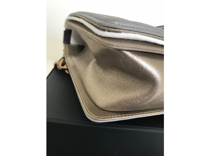 Chanel nuova borsa medium boy in argento oro Metallico - vista 3