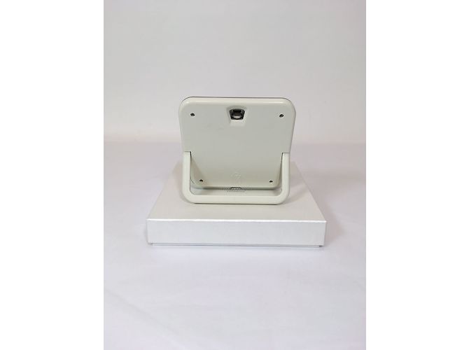Autre Marque Horloge de table Mikimoto argent et blanc Argenté - vue 3
