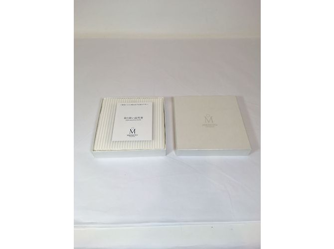 Autre Marque Horloge de table Mikimoto argent et blanc Argenté - vue 4
