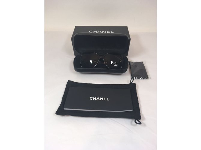Chanel Occhiali da sole Nero - vista 2