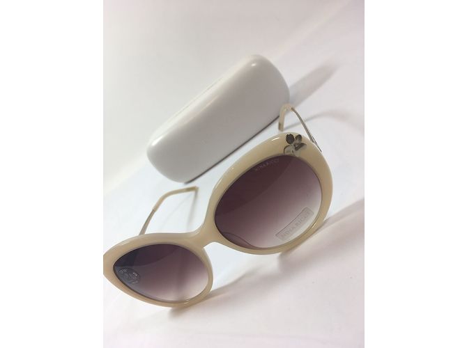 Nina Ricci Oculos escuros - vista 3