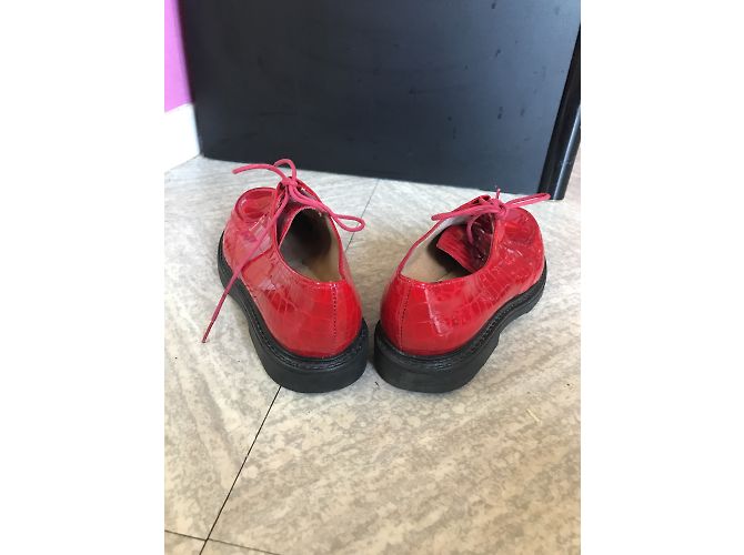 Autre Marque Derby in pelle di coccodrillo rossa Rosso - vista 4